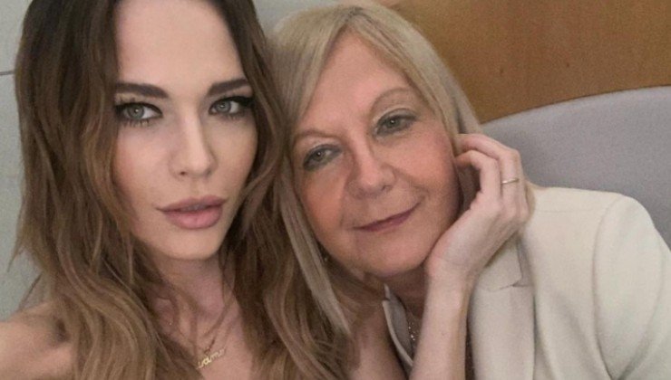 Laura Chiatti attrice mamma selfie