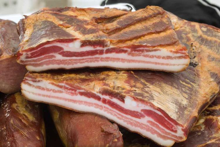 Si può mettere la pancetta nella gricia