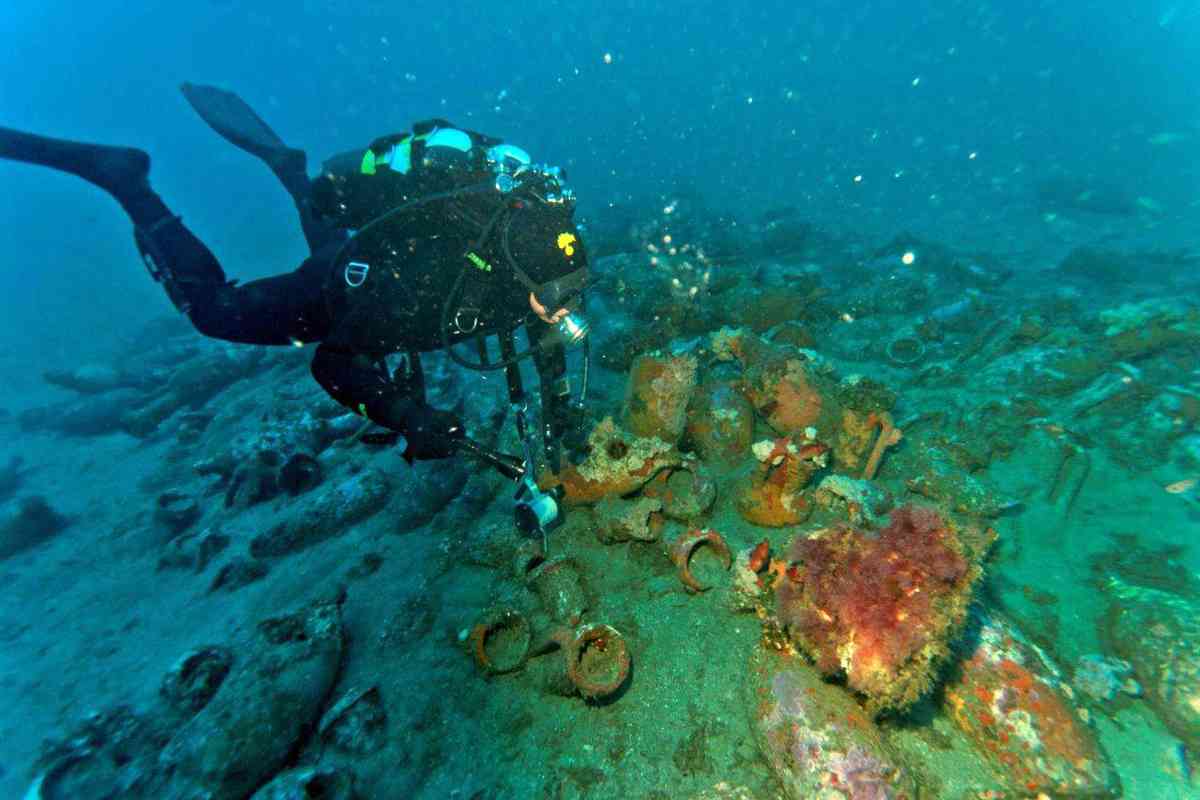 Trovata a Roma nave romana ricca di anfore: la scoperta