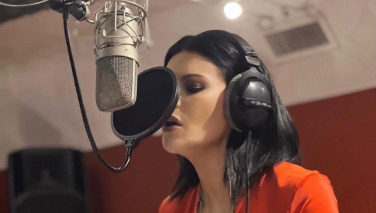 Laura Pausini, quale canzone è l'intrusa: il risultato del test