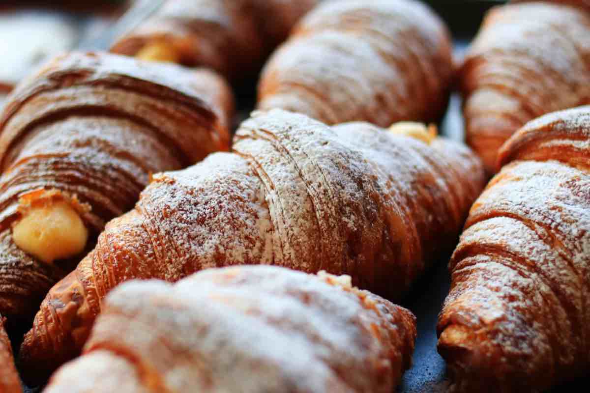 Addio alla cornetteria più famosa di Roma, chiude un locale storico