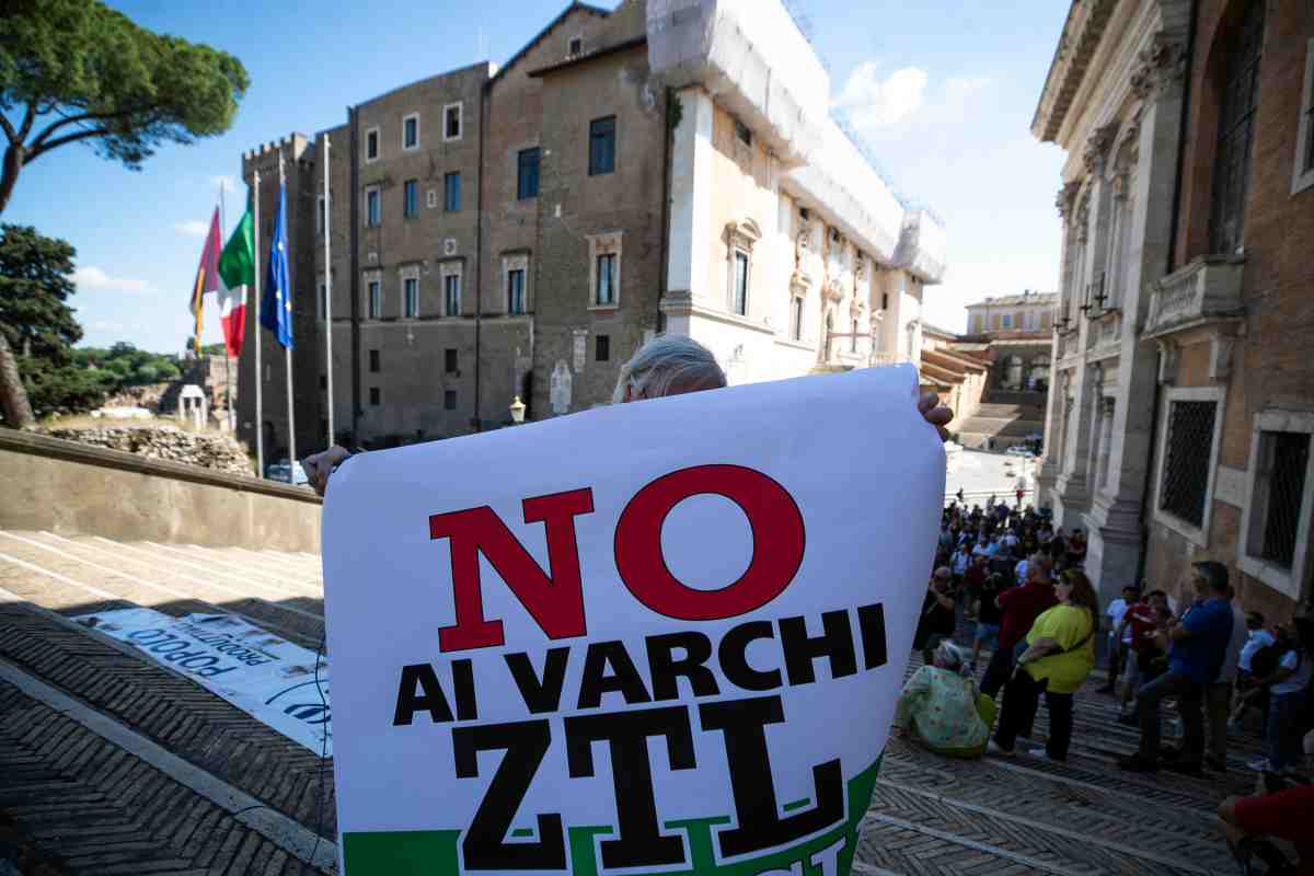 Roma protesta Ztl fascia verde