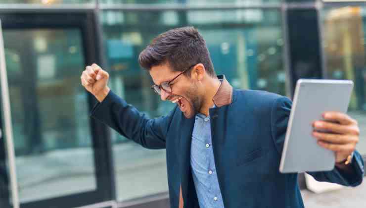 le persone pensano di essere felici quando ottengono una promozione