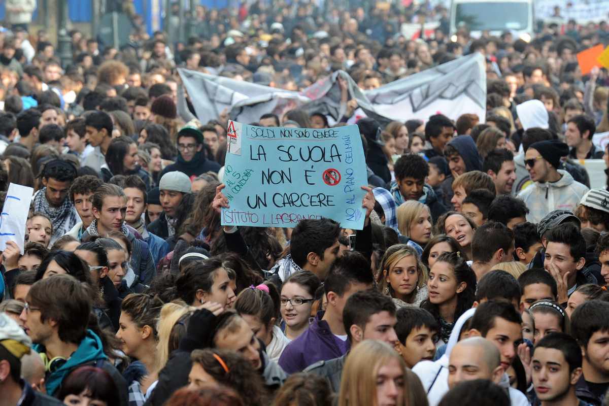 Studenti in piazza (foto generica) 