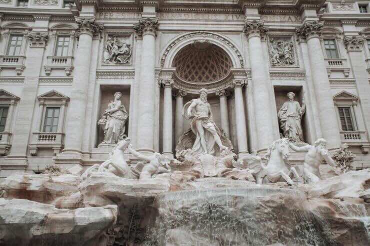 Fontana di Trevi: tutte le leggende