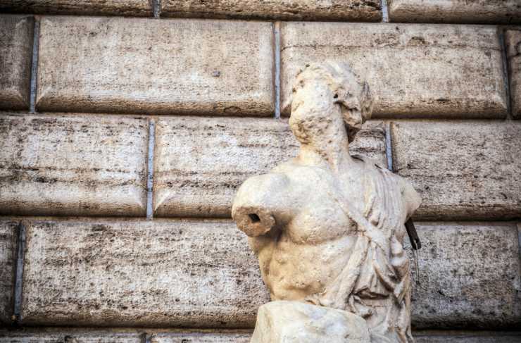 a roma c'era la tradizione delle statue parlanti