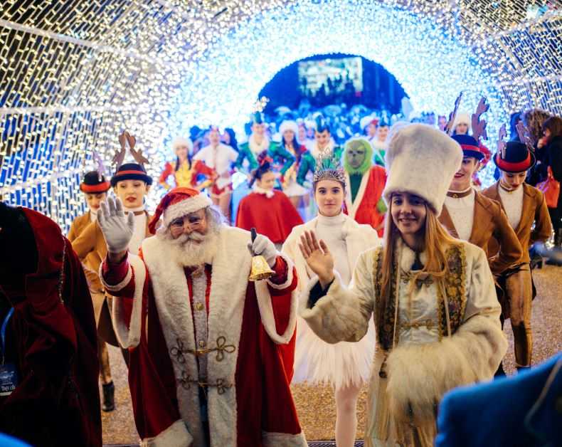 Gli spettacoli e le parate di "Christmas World", nel cuore di Roma, per vivere le tradizioni natalizie di tutto il mondo.