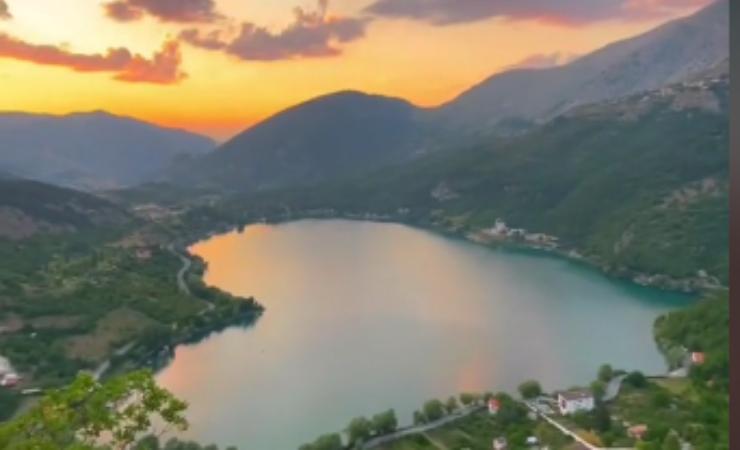 Il lago a forma di cuore in Italia