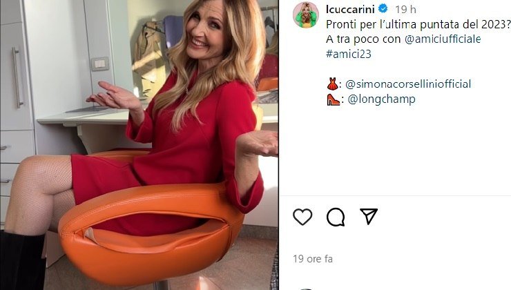 Lorella Cuccarini outfit total red