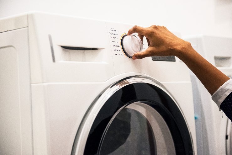 Asciugare i vestiti in lavatrice