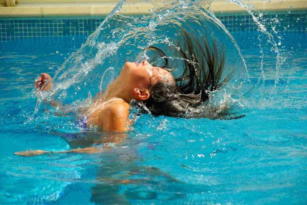 L'errore Da Evitare Quando Vai In Piscina: Rischi Gravi Malattie 