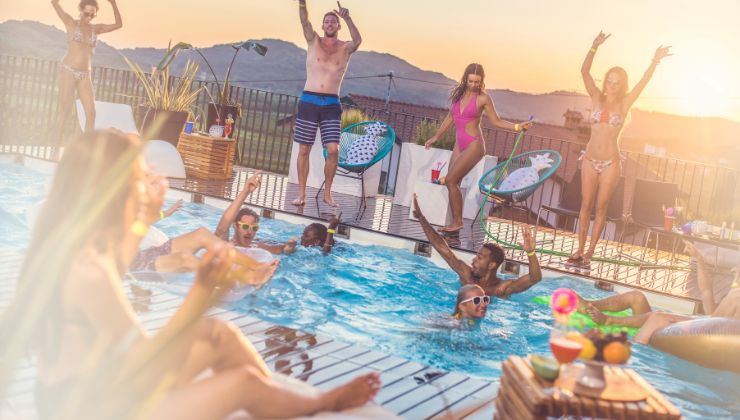 organizzare festa in piscina perfetta