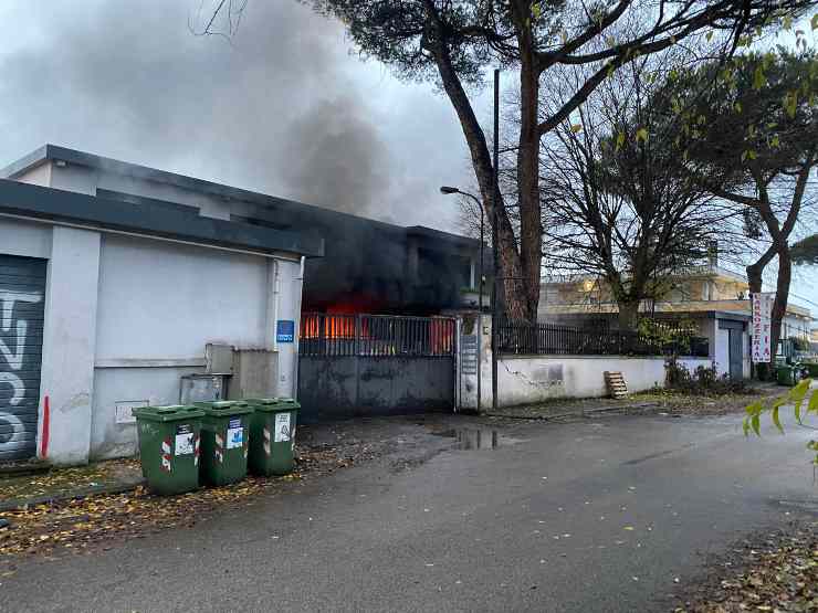 Magazzino a fuoco