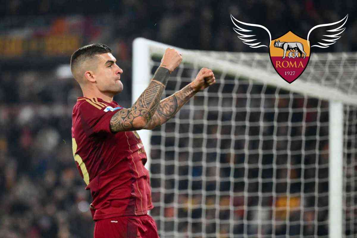 Gianluca Mancini, difensore della Roma, mentre esulta e intanto il logo dell'AS Roma prende il volo