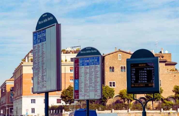 le fermate di un autobus a roma