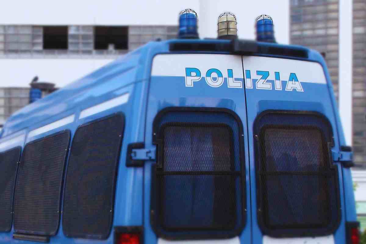 una camionetta della polizia