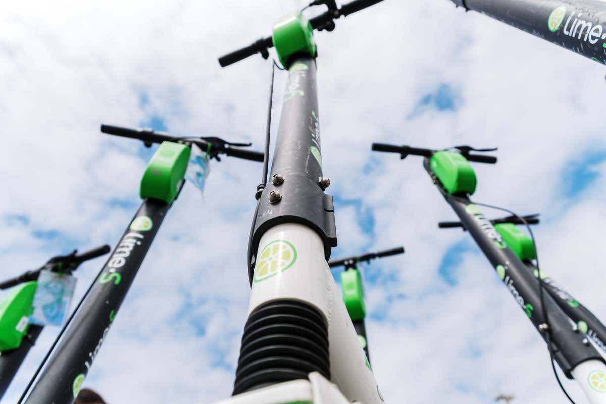 Antitrust nelle sedi degli operatori di bici e monopattini elettrici