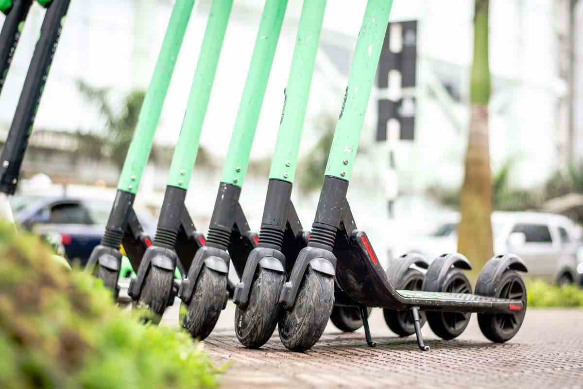 Antitrust nelle sedi degli operatori di bici e monopattini elettrici