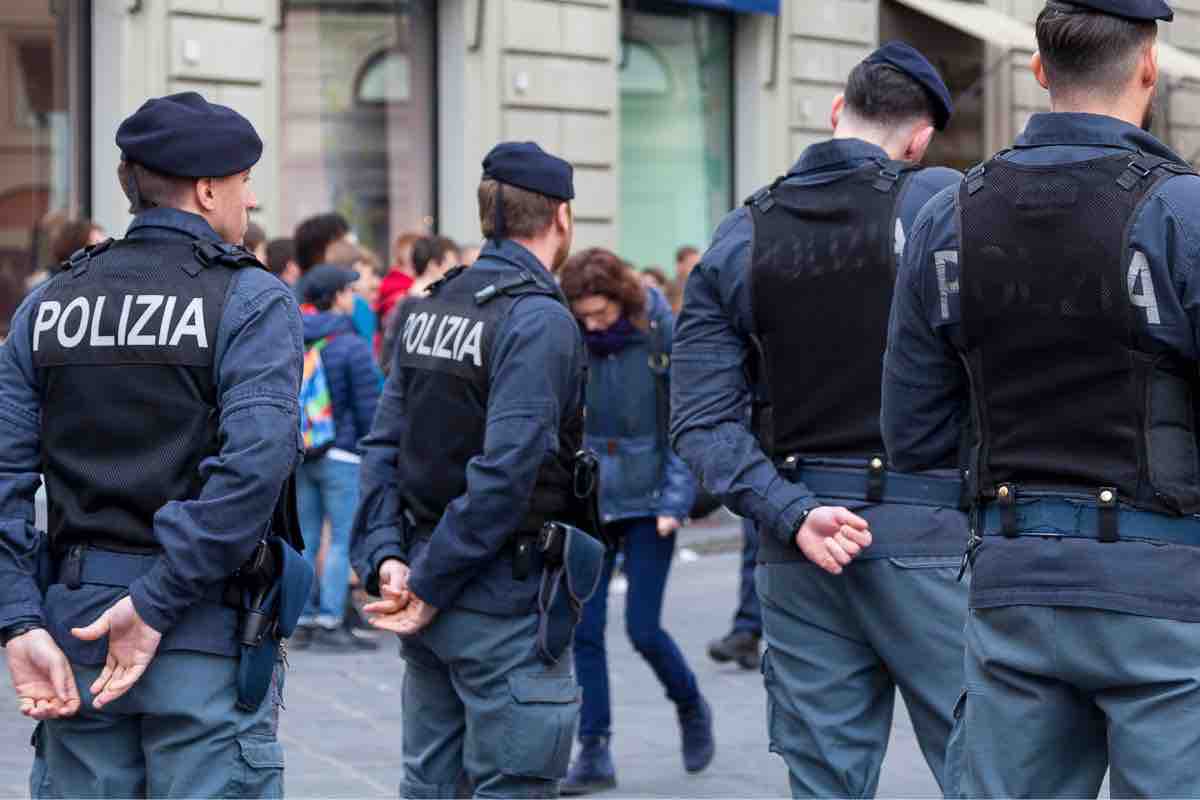 rinvenuto ordigno a Roma dentro una macchina telecomandata